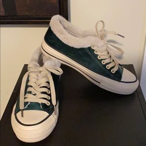 Winter sneakers size 7.5